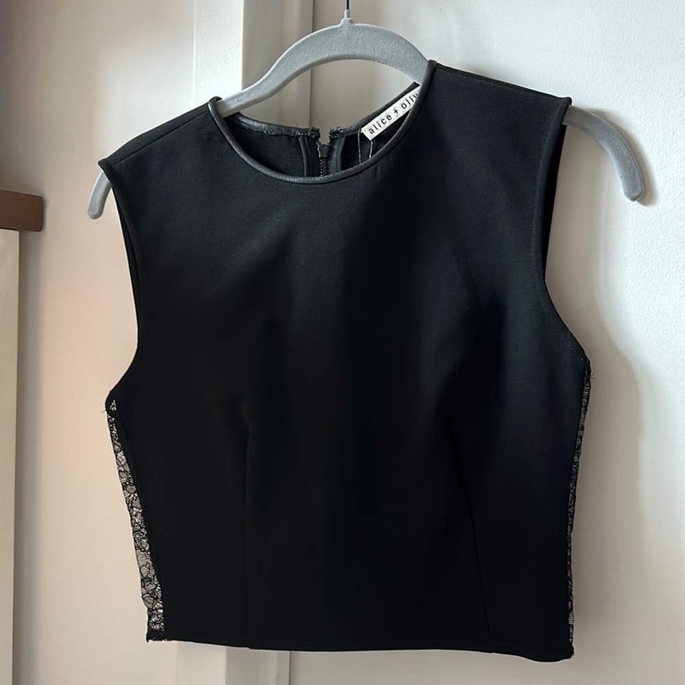 alice and olivia black crop top with lace side detail